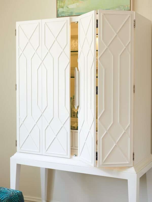 ELMHURST BAR - Image 3