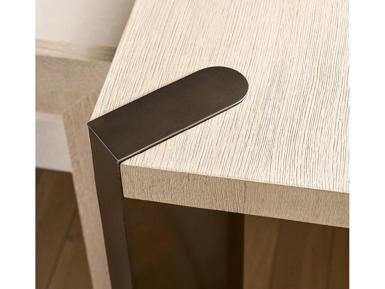 MIST DINING TABLE - Image 12